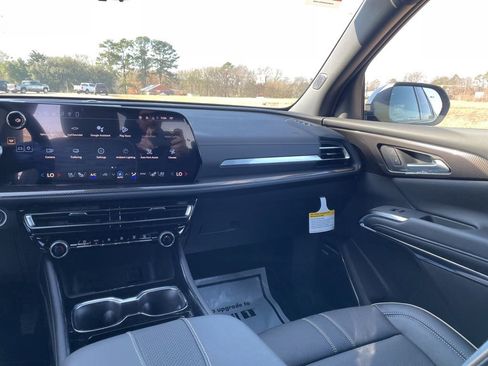 New 2026 Chevrolet Traverse High Country w/ LPO, Floor Liner Package FWD image 24