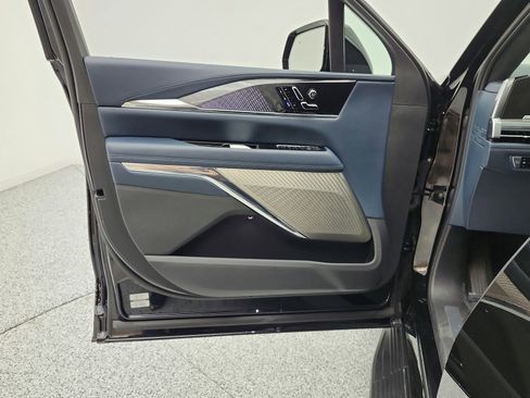 Used 2025 Cadillac Escalade IQ Luxury 2 w/ LPO, Premium Carpet Package AWD/4WD image 12