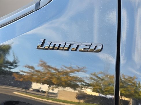 Used 2023 Toyota Tacoma Limited image 12