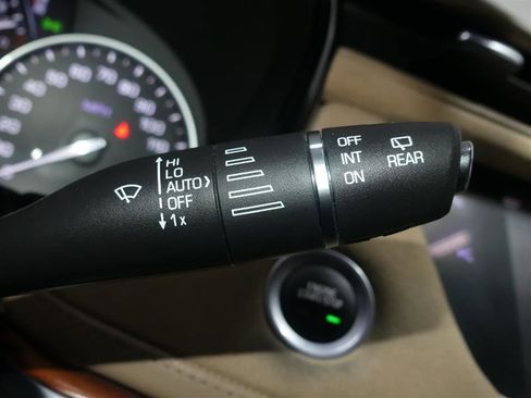 Used 2018 Cadillac XT5 Platinum w/ Driver Assist Package image 36