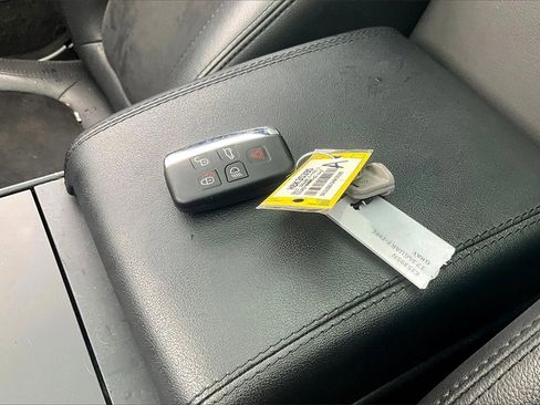 Used 2017 Jaguar F-TYPE S image 10