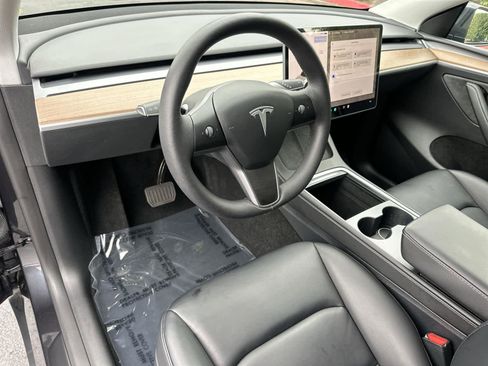 Used 2024 Tesla Model Y Long Range image 2