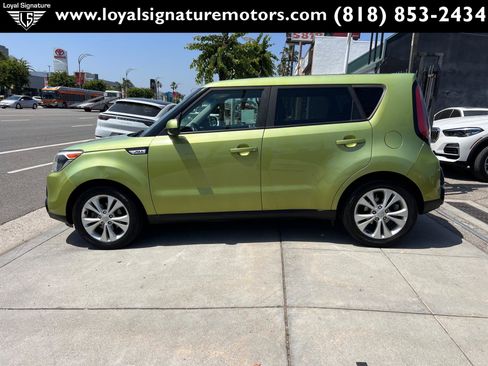 Used 2016 Kia Soul + image 4