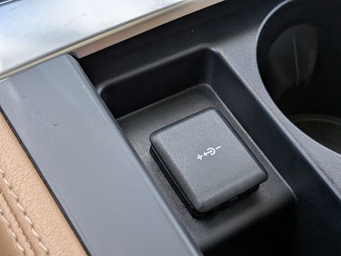 Used 2022 Jaguar F-PACE S AWD/4WD image 32