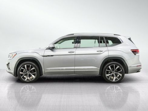 Used 2024 Volkswagen Atlas SEL Premium R-Line AWD/4WD image 2