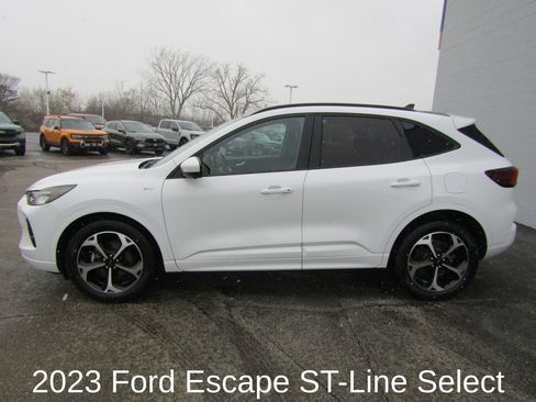 Used 2023 Ford Escape ST-Line Select w/ Tech Pack #2 AWD/4WD image 2