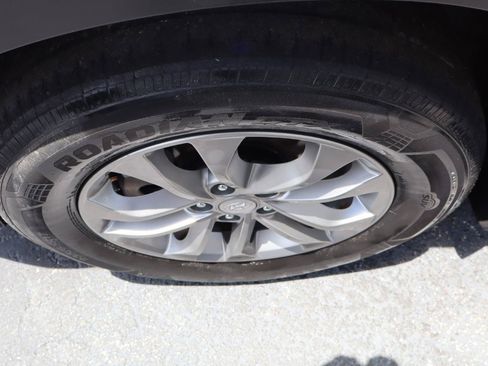 Used 2019 Hyundai Santa Fe SEL FWD image 34