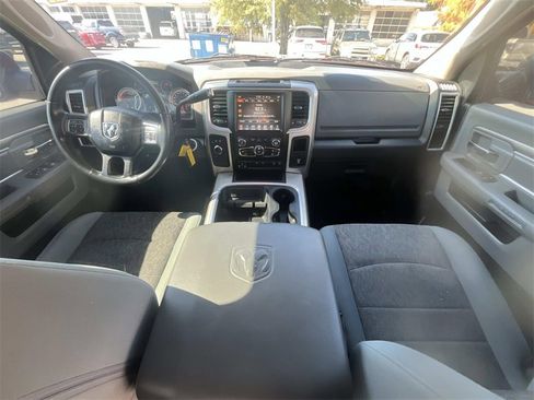 Used 2017 RAM 2500 SLT w/ Luxury Group image 18