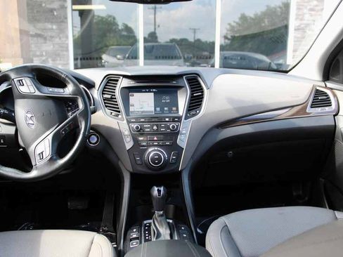 Used 2017 Hyundai Santa Fe Sport w/ 2.0T Ultimate Tech Package 05 AWD/4WD image 32