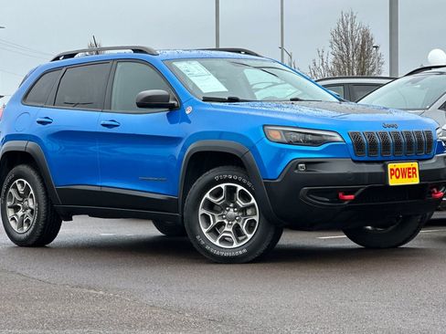 Used 2020 Jeep Cherokee Trailhawk w/ Cold Weather Group AWD/4WD image 2