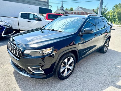 Used 2020 Jeep Cherokee Limited image 3