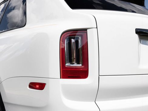 Certified 2022 Rolls-Royce Cullinan Black Badge w/ Dark Exterior Package AWD/4WD image 70