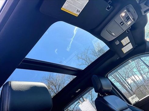 Used 2023 Ford F150 Lariat w/ Equipment Group 502A High AWD/4WD image 18