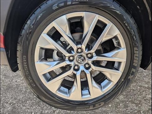 Used 2019 Toyota RAV4 Limited w/ Cold Weather Package FWD image 20