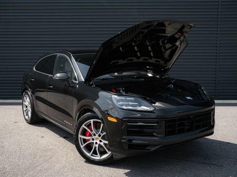 Certified 2024 Porsche Cayenne S AWD/4WD image 34