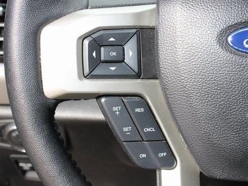 Used 2020 Ford F150 Lariat image 12