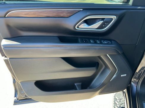 Used 2022 Chevrolet Tahoe Z71 w/ Luxury Package image 15