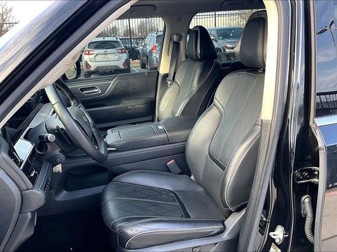 Certified 2025 INFINITI QX80 Sensory image 22