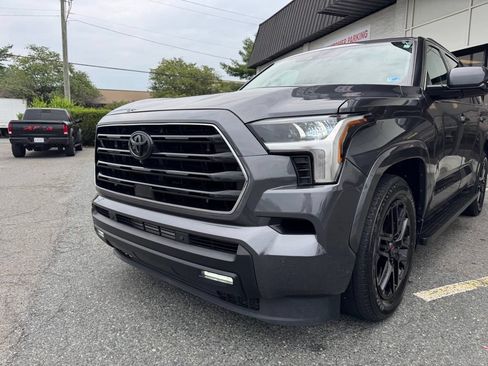 Used 2024 Toyota Sequoia SR5 w/ SR5 Premium Package AWD/4WD image 50