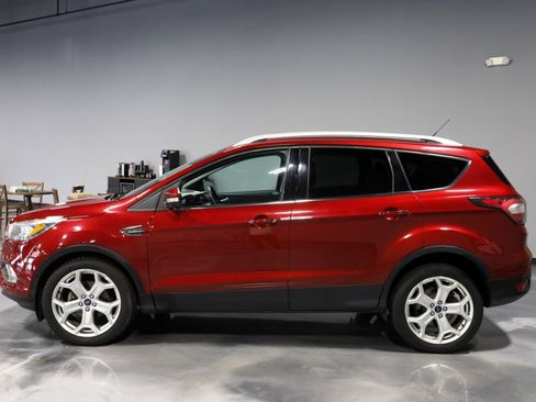 Used 2017 Ford Escape Titanium w/ Equipment Group 301A FWD image 4