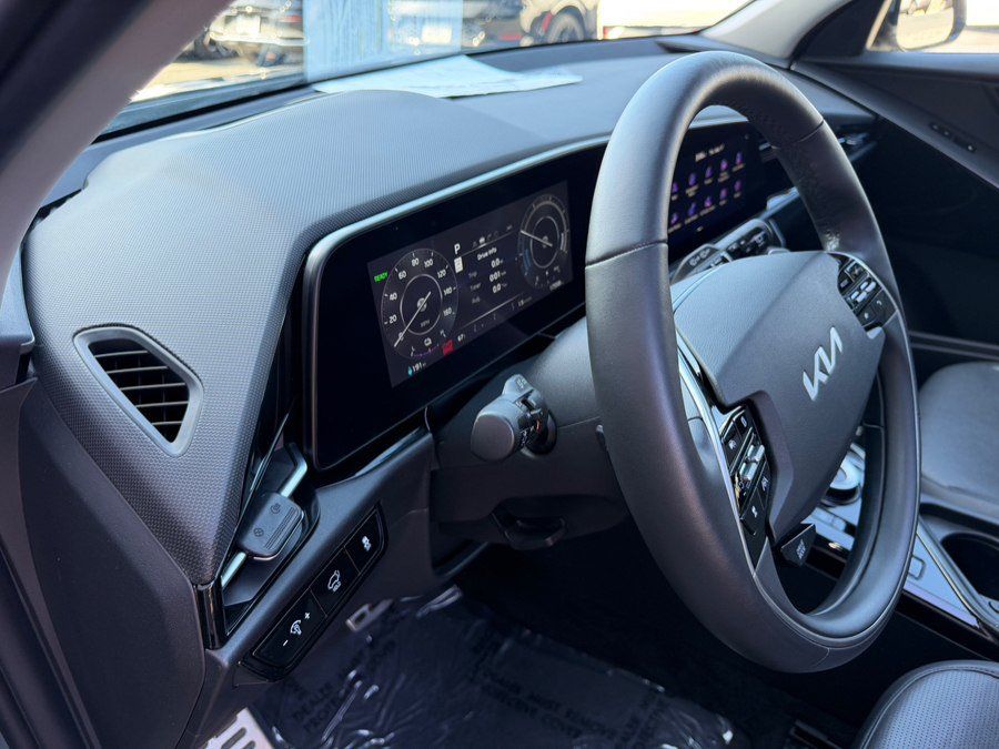 Used 2023 Kia Niro Wave FWD image 11
