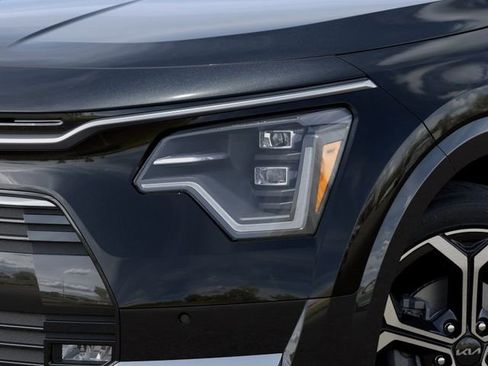 New 2026 Kia Niro SX Touring FWD image 10