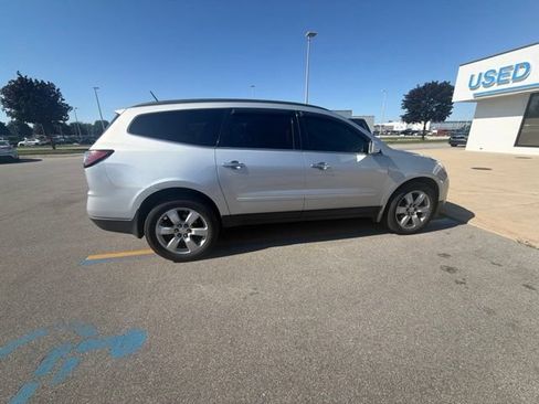Used 2016 Chevrolet Traverse LT w/ Style and Technology Package AWD/4WD image 4
