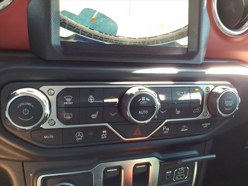 Used 2022 Jeep Wrangler Rubicon image 25