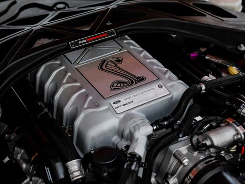 Used 2022 Ford Mustang Shelby GT500 w/ Technology Package image 98