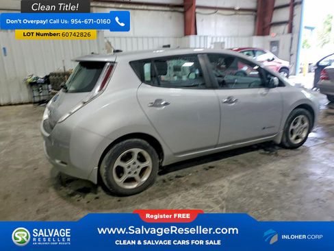 Used 2015 Nissan Leaf SV w/ LED & Quick Charge Package FWD image 4