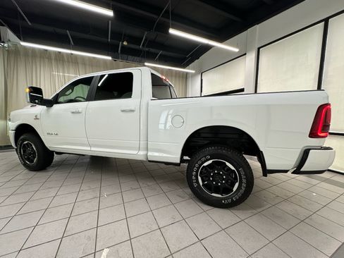 Used 2026 RAM 2500 Laramie AWD/4WD image 8