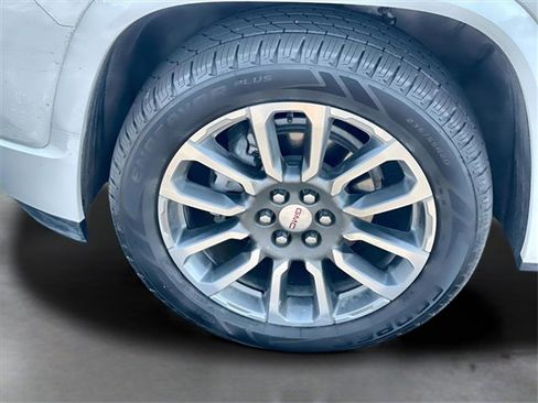 Used 2022 GMC Acadia Denali w/ Denali Ultimate Package image 23