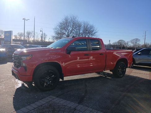 Used 2023 Chevrolet Silverado 1500 Custom image 6