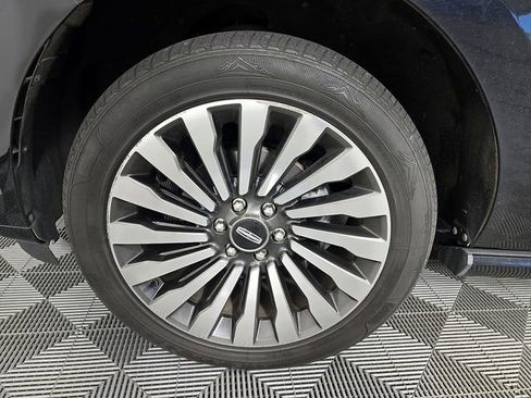 Used 2019 Lincoln Navigator Reserve w/ Cargo Package AWD/4WD image 9