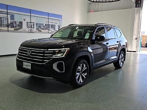 New 2026 Volkswagen Atlas SE FWD image 5