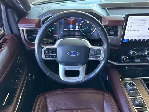 Used 2024 Ford Expedition Limited image 30