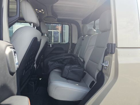 Used 2020 Jeep Gladiator Mojave image 7