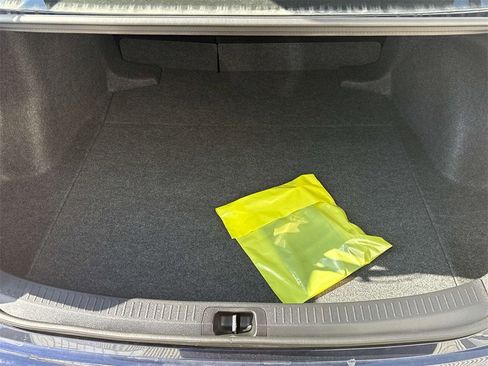 Used 2025 Toyota Corolla SE image 21