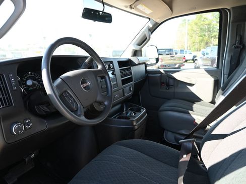 Used 2023 GMC Savana 2500 w/ Driver Convenience Package image 9