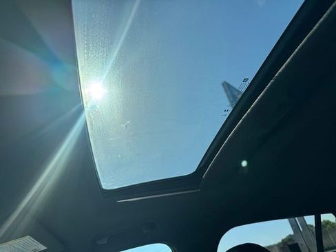 Used 2025 Chevrolet Trax RS w/ Sunroof Package image 13