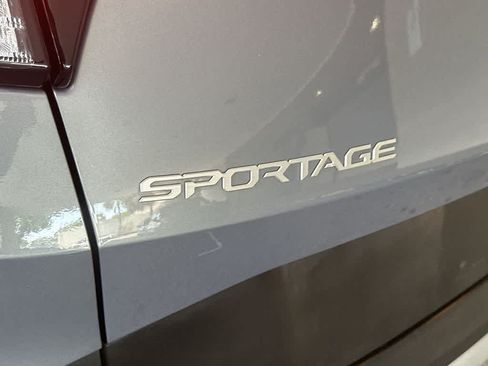 Used 2024 Kia Sportage EX FWD image 11