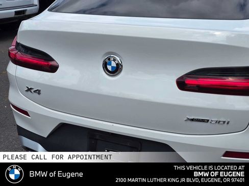 Used 2025 BMW X4 xDrive30i AWD/4WD image 15