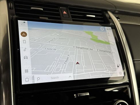 Certified 2025 Land Rover Discovery Metropolitan Edition image 15