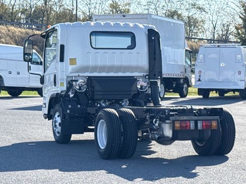 New 2025 Chevrolet Low Cab Forward image 13
