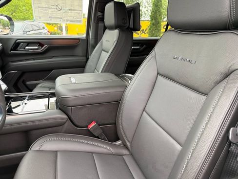 New 2026 GMC Yukon XL Denali AWD/4WD image 17