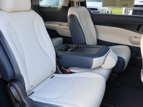 Used 2026 Kia Carnival SX Prestige FWD image 29