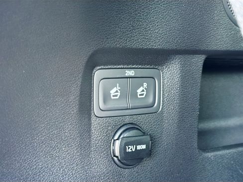 Used 2025 Kia Telluride SX w/ SX Captain's Chair Package FWD image 13