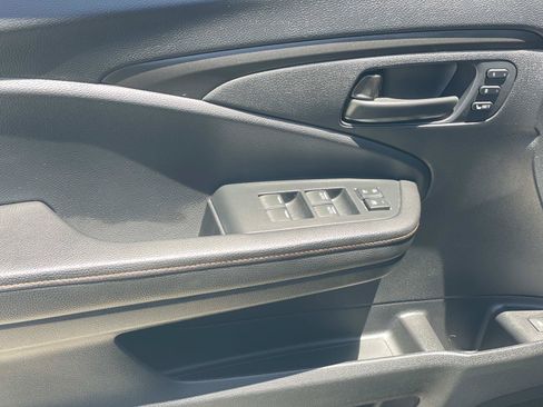 Certified 2025 Honda Passport TrailSport image 16