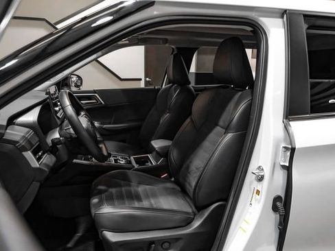 Used 2024 Mitsubishi Outlander SE image 37