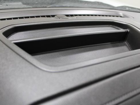 Used 2021 GMC Sierra 1500 SLT image 46